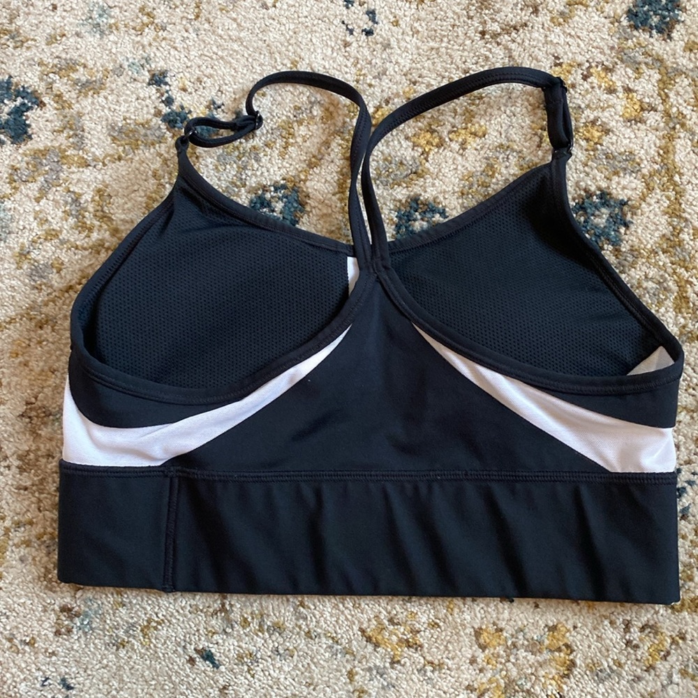Nike Sports bra - Picture 2 of 3